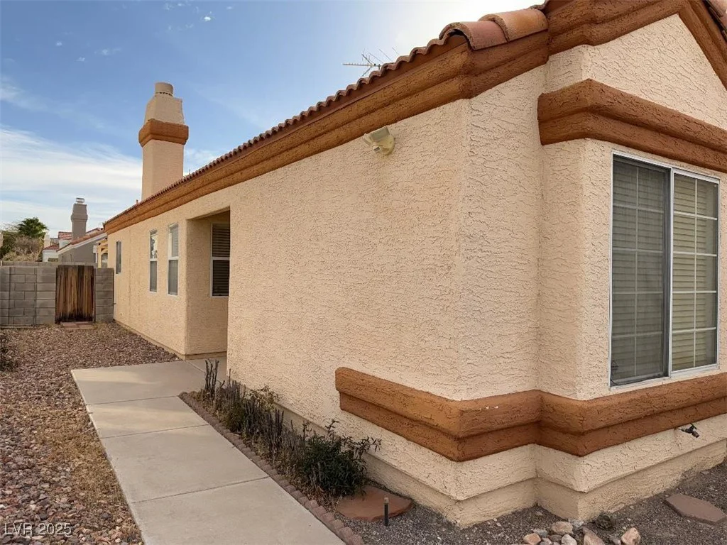 8257 Gunther, Las Vegas, NV 89145