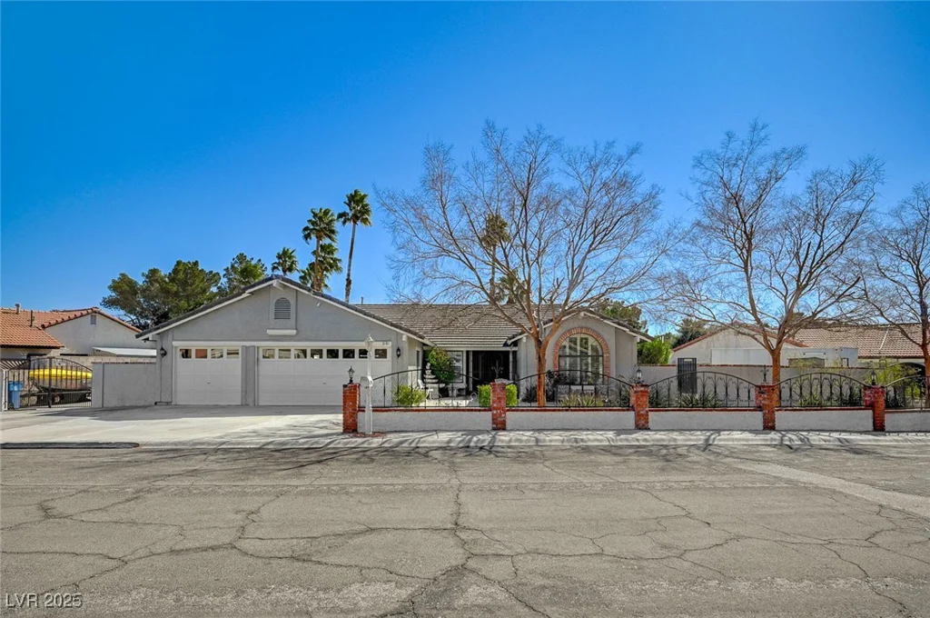 3181 Shadow Bluff, Las Vegas, NV 89120