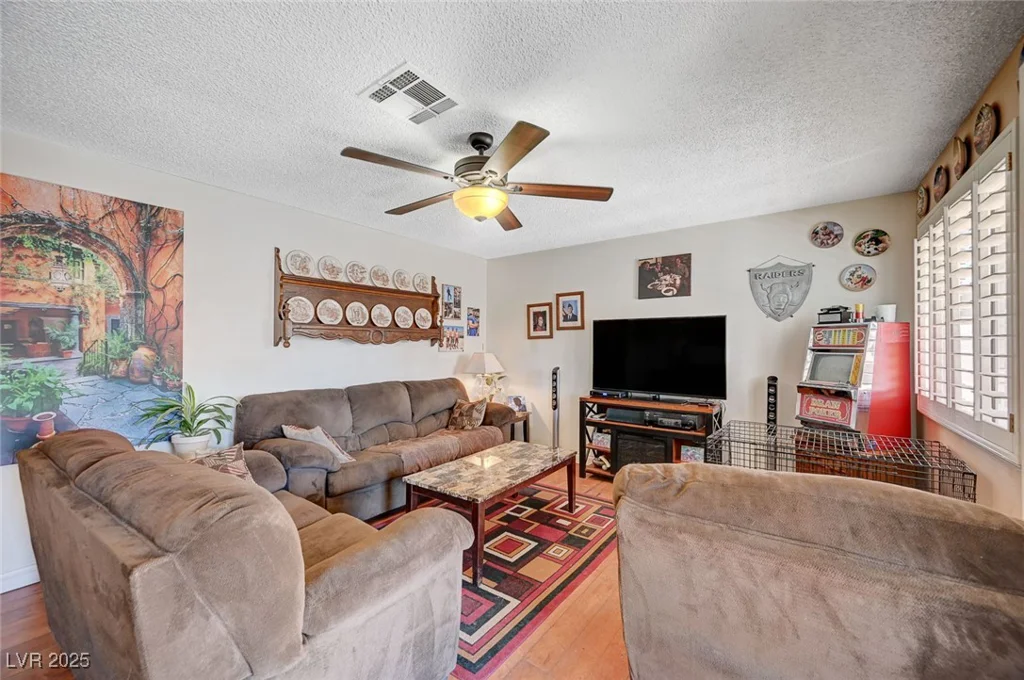 3181 Shadow Bluff, Las Vegas, NV 89120