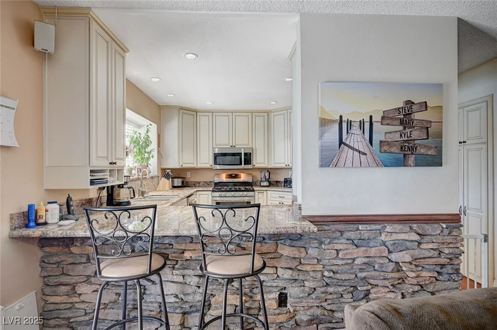 3181 Shadow Bluff, Las Vegas, NV 89120