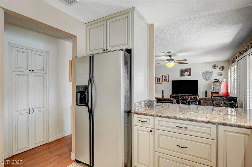 3181 Shadow Bluff, Las Vegas, NV 89120