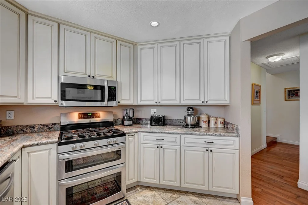 3181 Shadow Bluff, Las Vegas, NV 89120