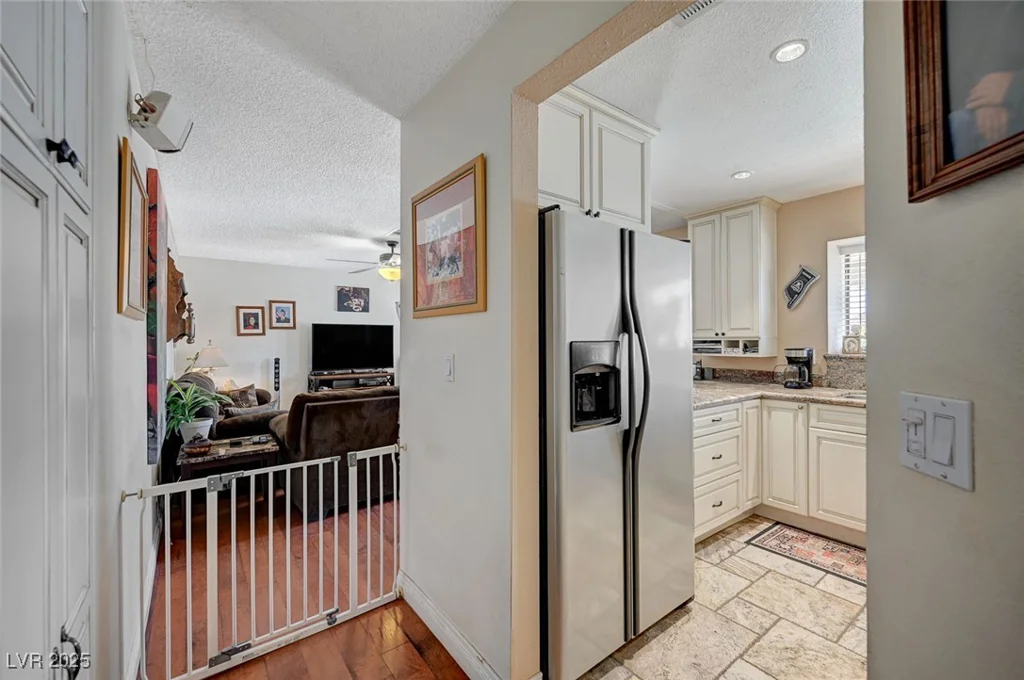 3181 Shadow Bluff, Las Vegas, NV 89120
