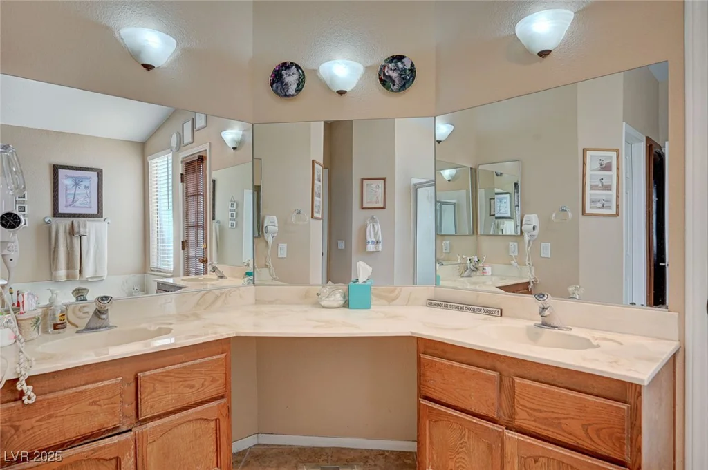 3181 Shadow Bluff, Las Vegas, NV 89120