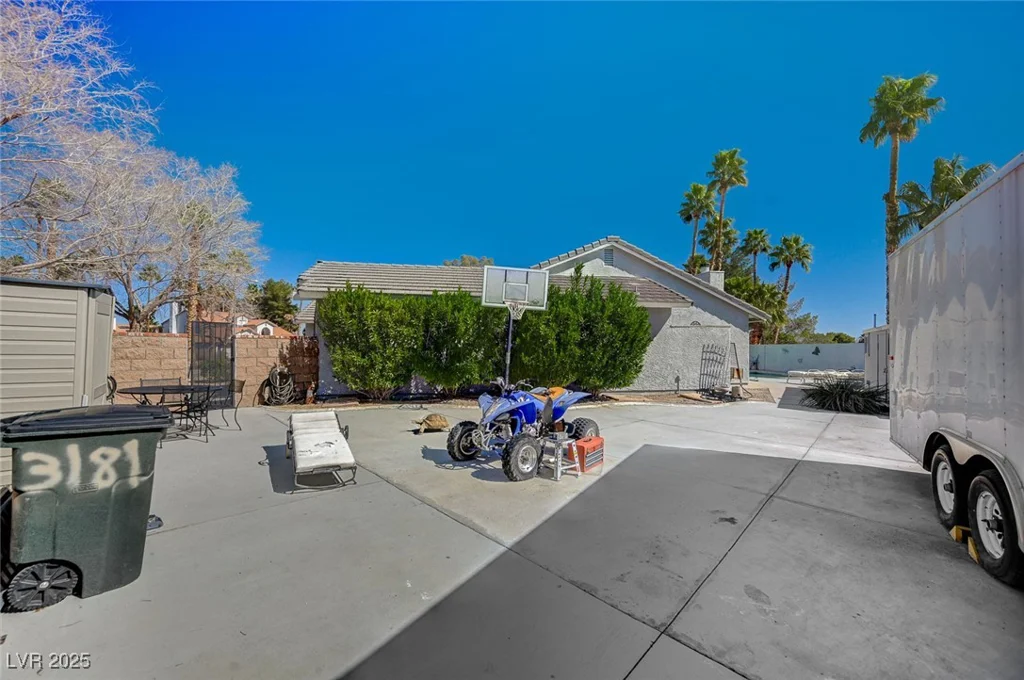 3181 Shadow Bluff, Las Vegas, NV 89120
