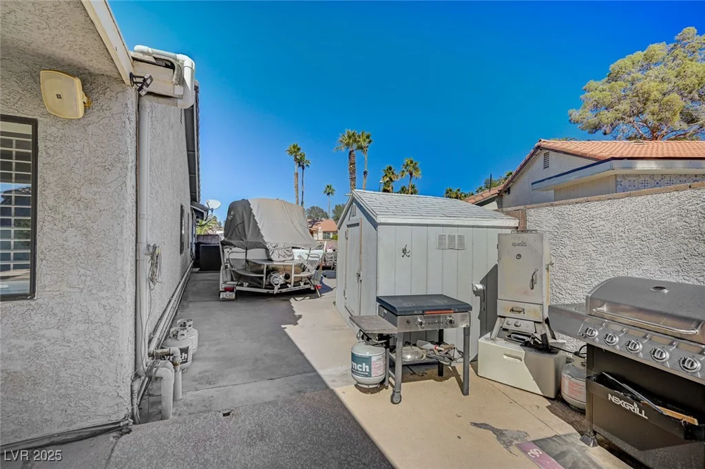 3181 Shadow Bluff, Las Vegas, NV 89120