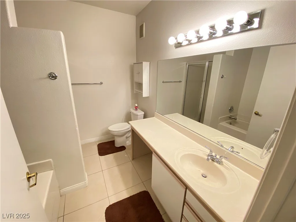 5751 Hacienda, Las Vegas, NV 89122