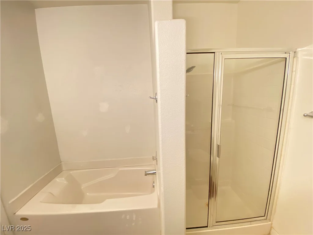 5751 Hacienda, Las Vegas, NV 89122