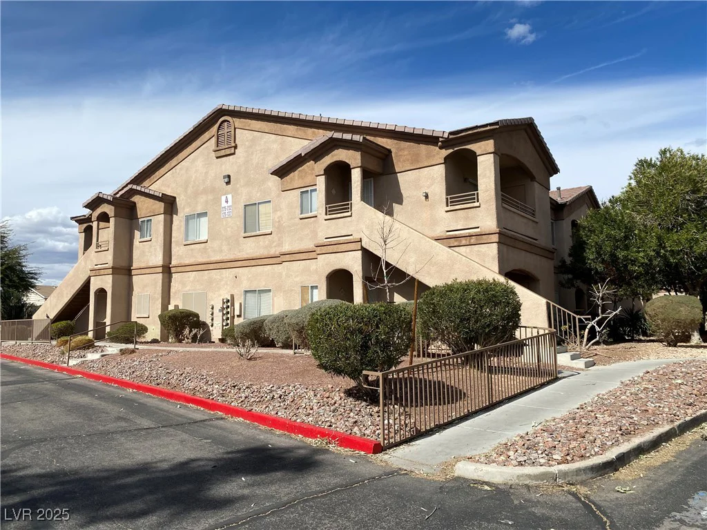 5751 Hacienda, Las Vegas, NV 89122