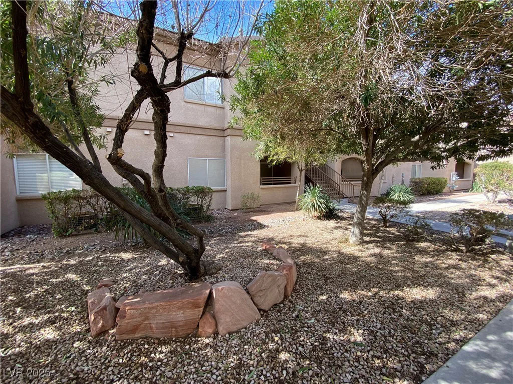 5751 Hacienda, Las Vegas, NV 89122