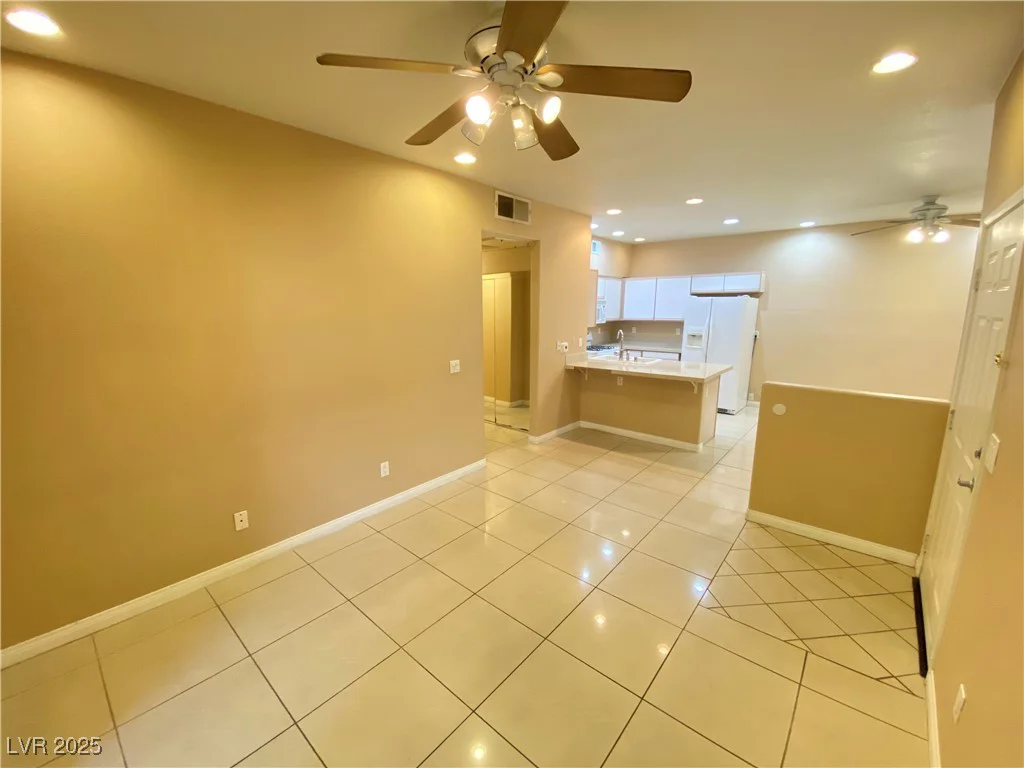 5751 Hacienda, Las Vegas, NV 89122