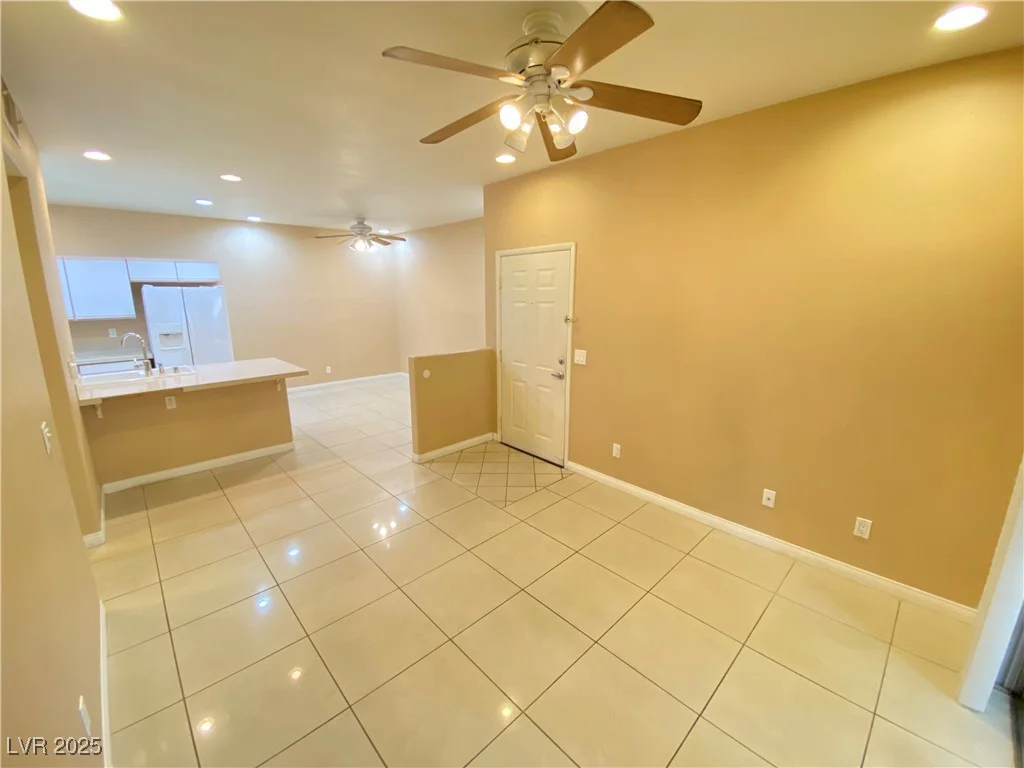 5751 Hacienda, Las Vegas, NV 89122
