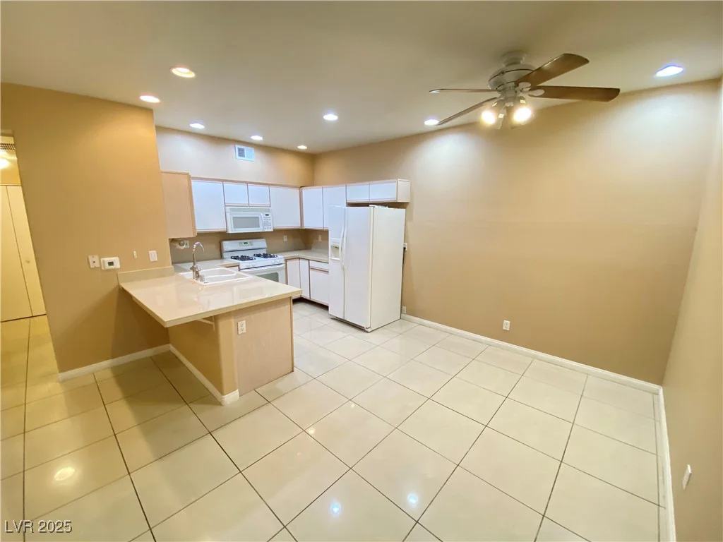 5751 Hacienda, Las Vegas, NV 89122