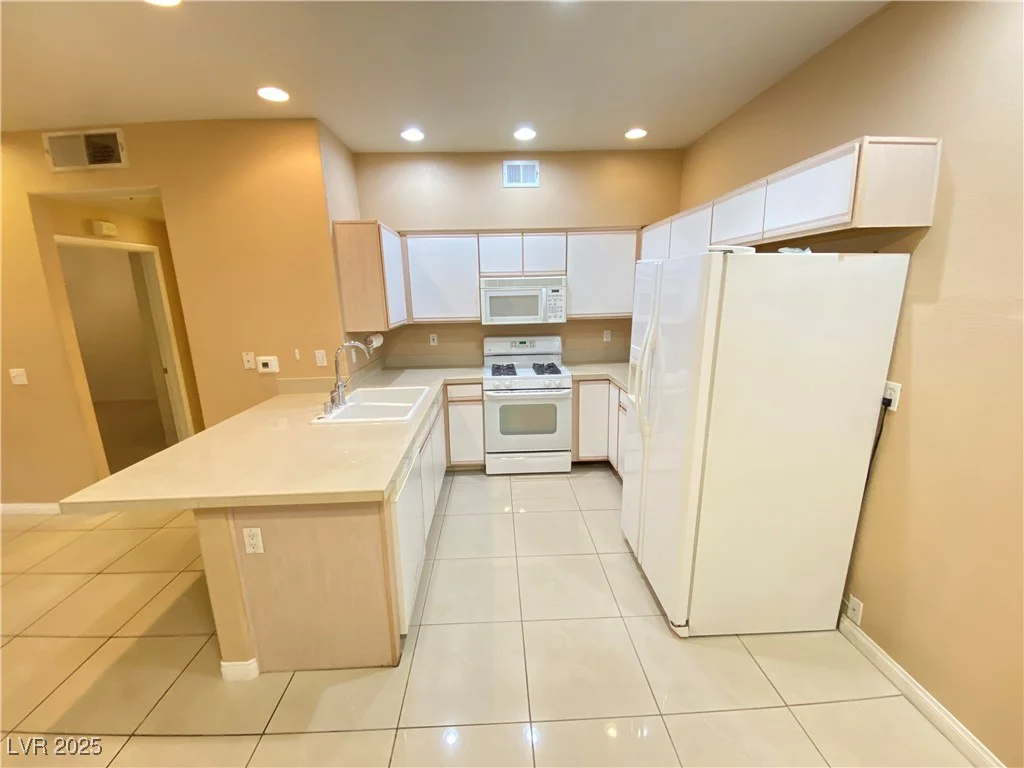 5751 Hacienda, Las Vegas, NV 89122