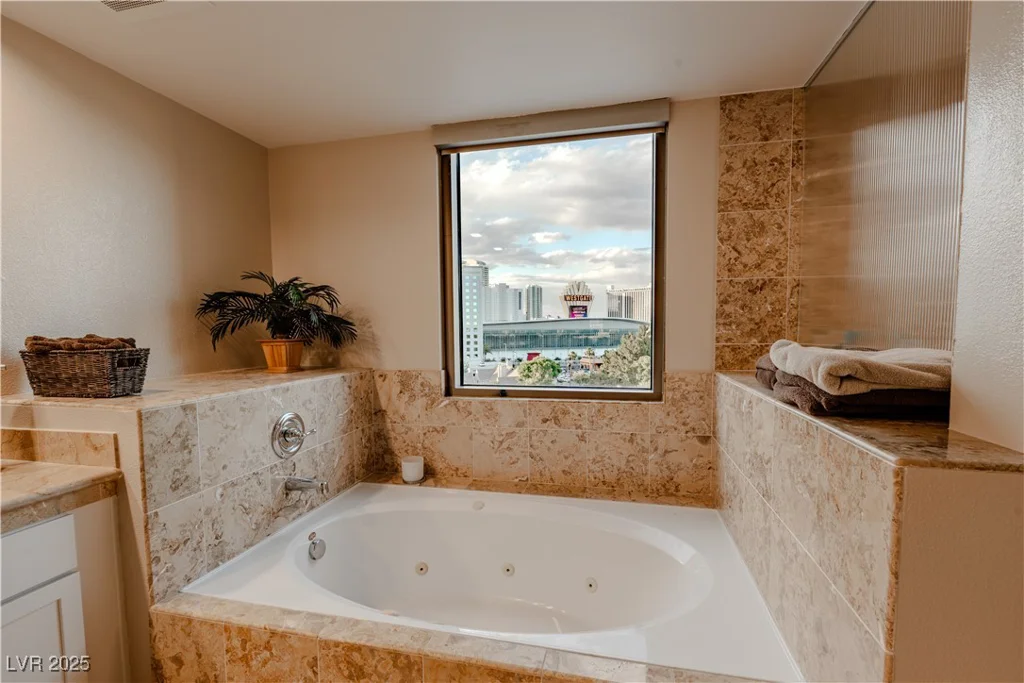 360 Desert Inn, Las Vegas, NV 89109