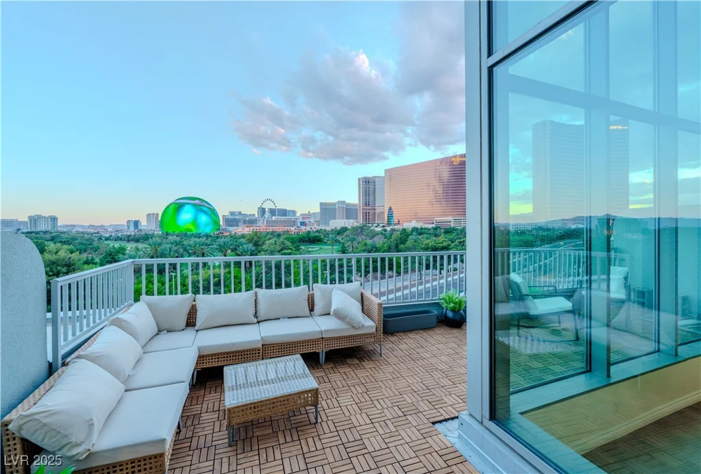 360 Desert Inn, Las Vegas, NV 89109