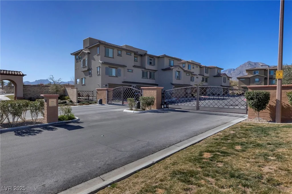 73 Lomita Heights, Las Vegas, NV 89138