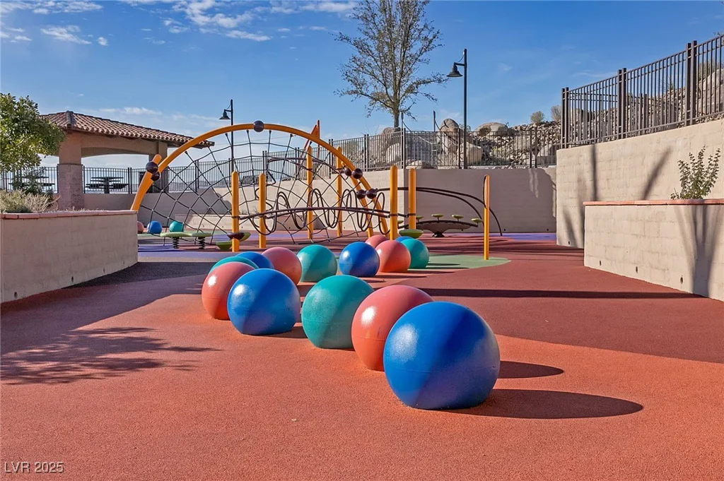 73 Lomita Heights, Las Vegas, NV 89138