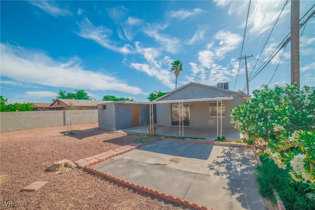 2229 La Puente, Las Vegas, NV 89115