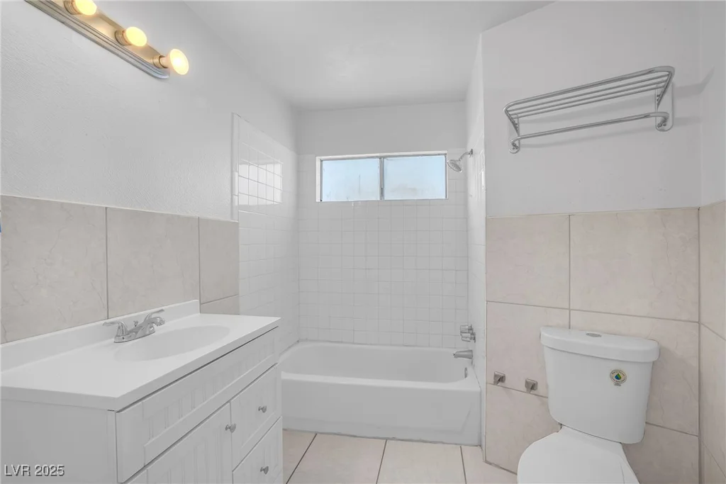 2229 La Puente, Las Vegas, NV 89115
