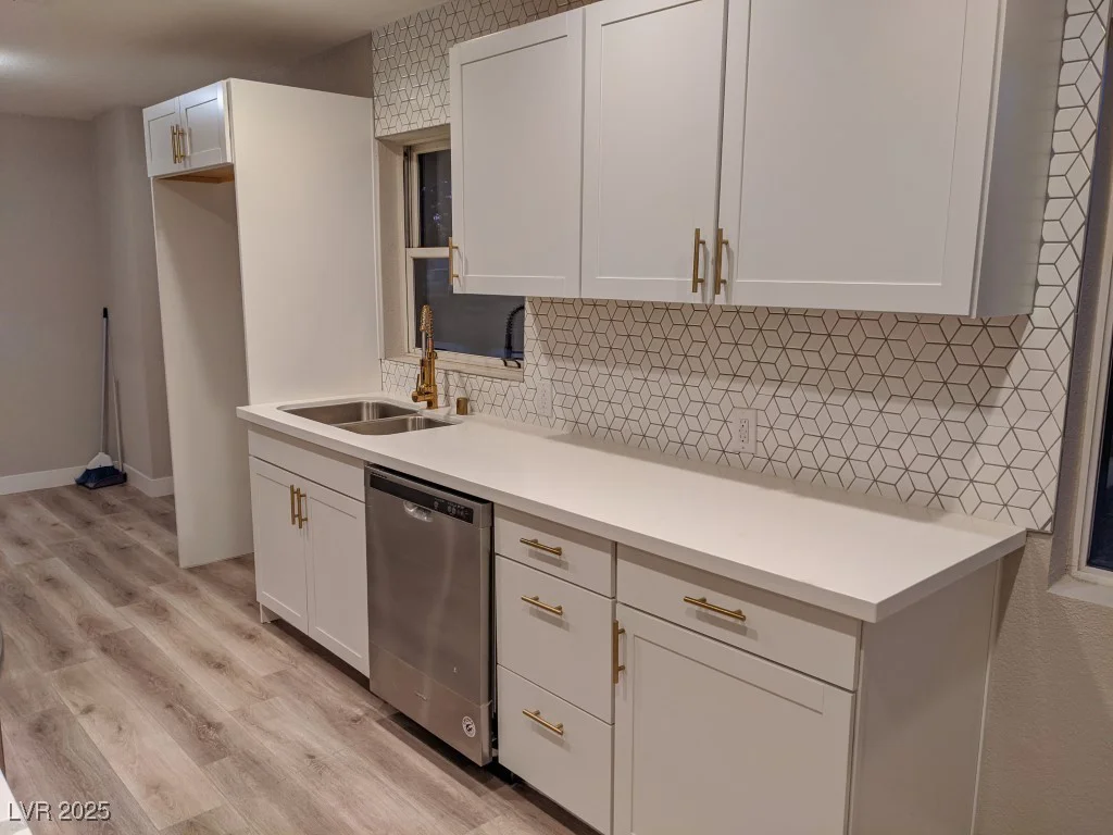 1331 Crestwood, Las Vegas, NV 89104