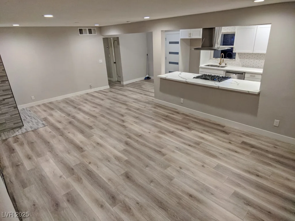 1331 Crestwood, Las Vegas, NV 89104