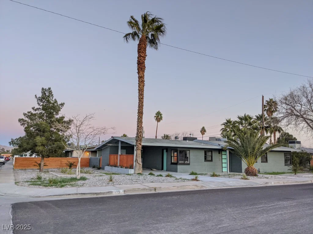 1331 Crestwood, Las Vegas, NV 89104