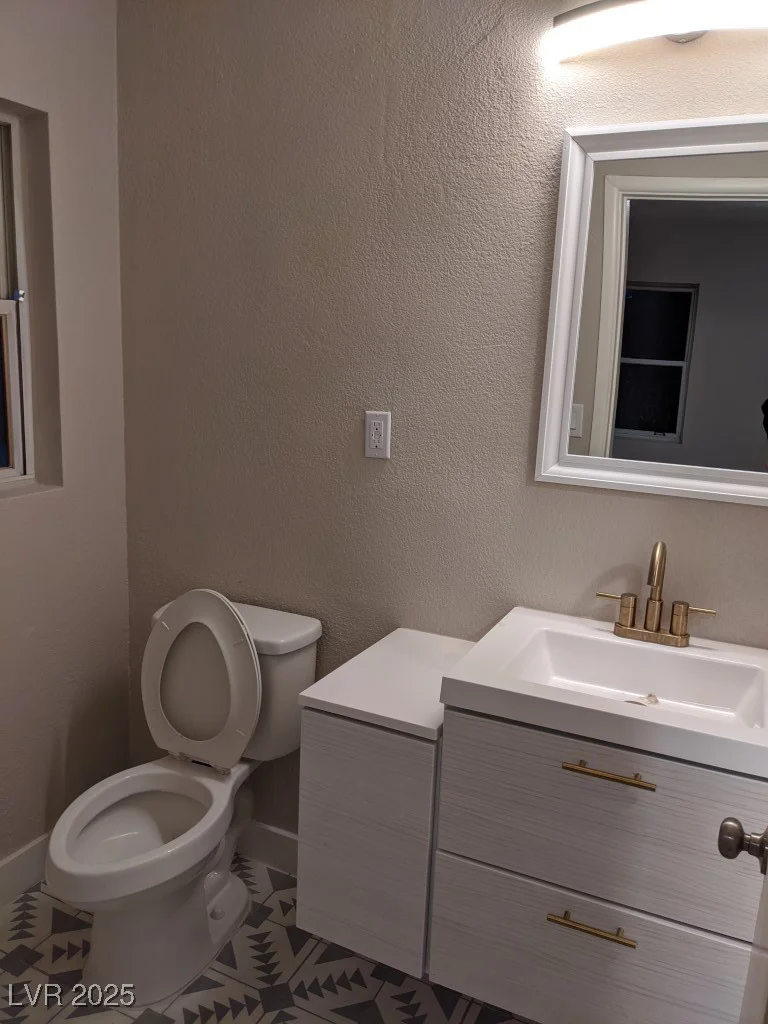 1331 Crestwood, Las Vegas, NV 89104