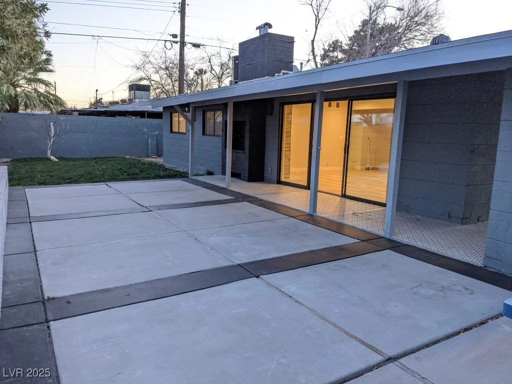 1331 Crestwood, Las Vegas, NV 89104