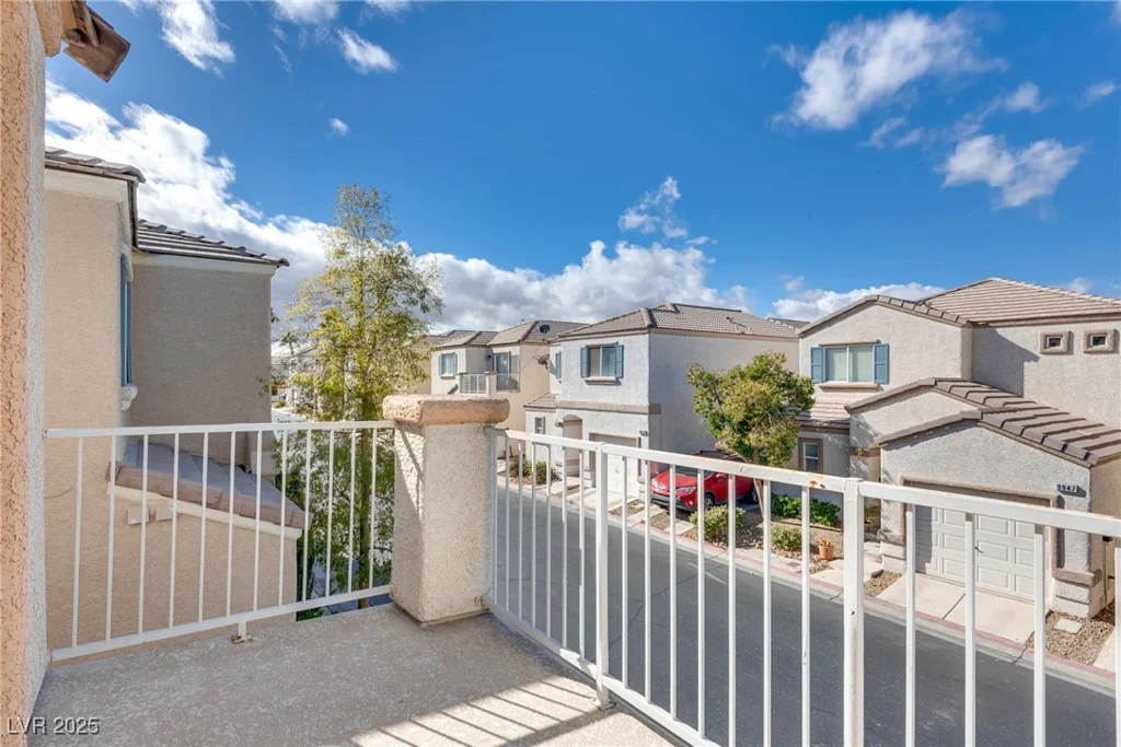 9944 Swimming Hole, Las Vegas, NV 89183