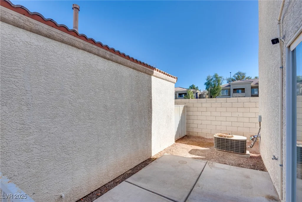 9944 Swimming Hole, Las Vegas, NV 89183