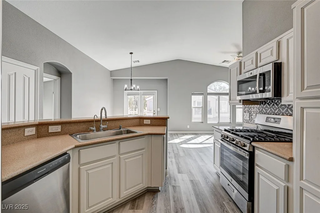 1073 Slate Crossing, Henderson, NV 89002