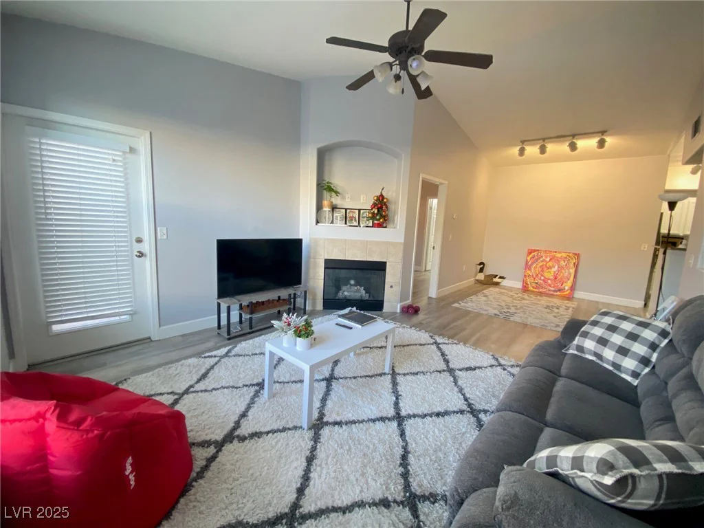 9975 Peace, Las Vegas, NV 89147