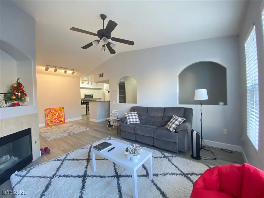 9975 Peace, Las Vegas, NV 89147