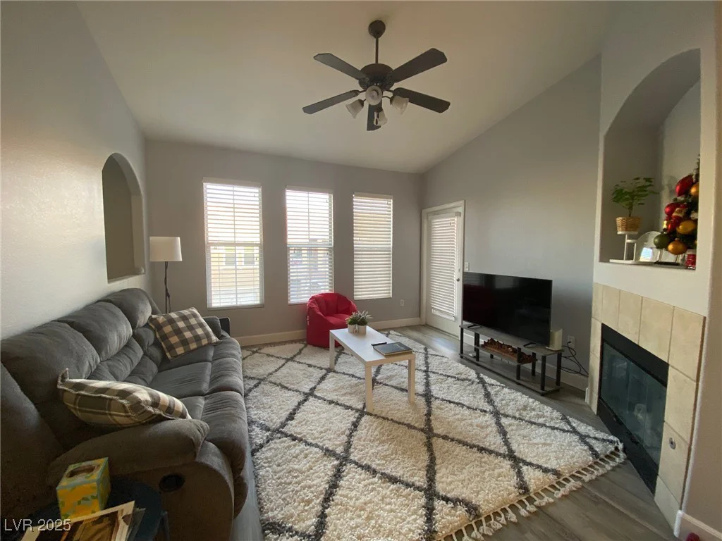 9975 Peace, Las Vegas, NV 89147