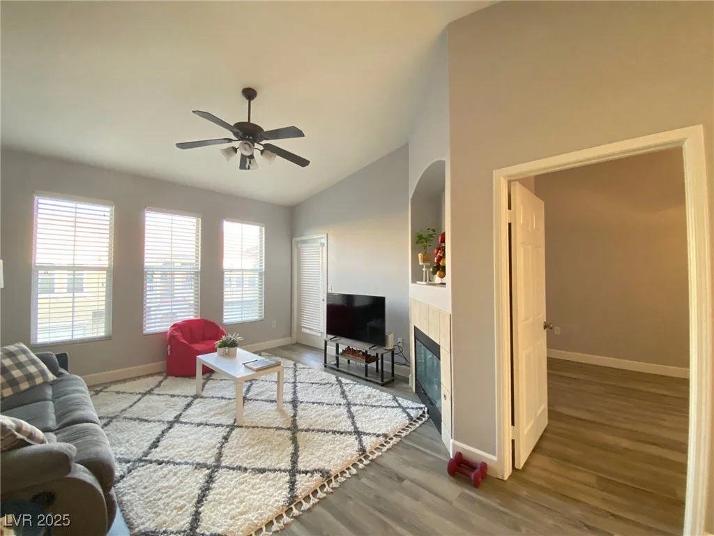 9975 Peace, Las Vegas, NV 89147