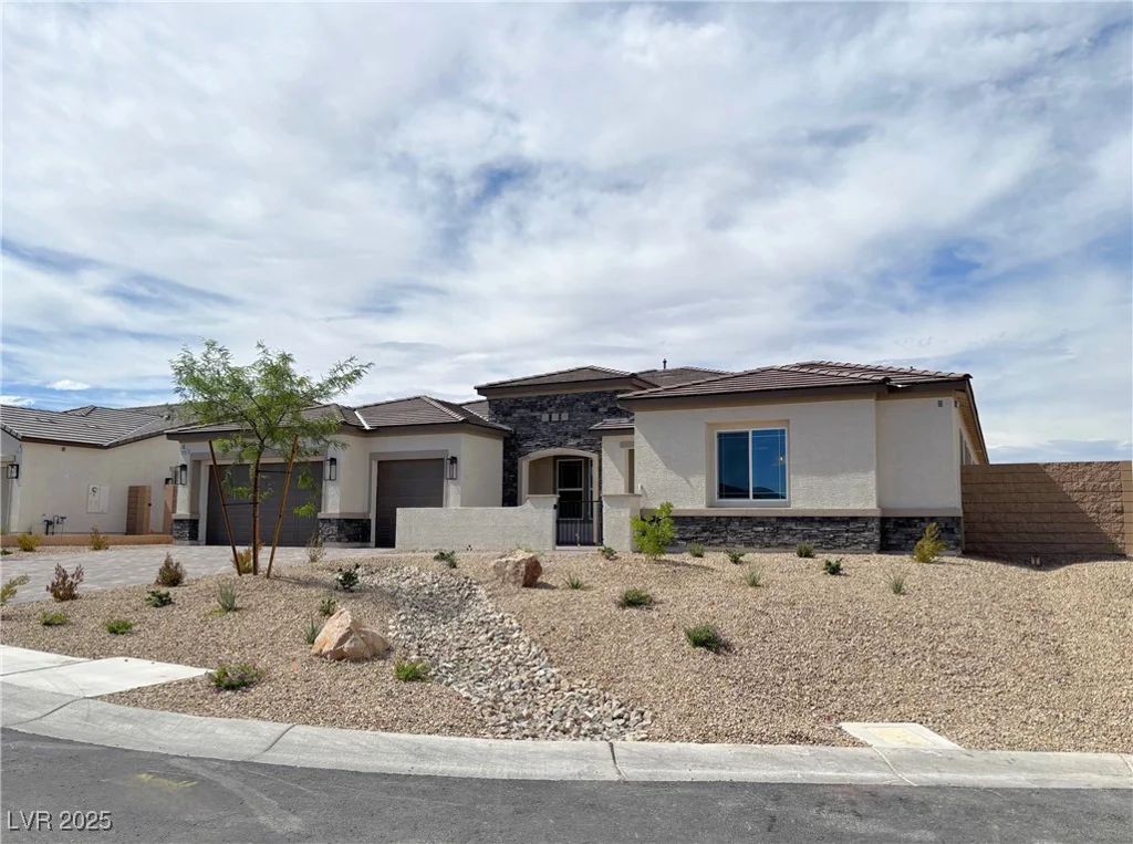 5454 Middleton Falls, Las Vegas, NV 89139