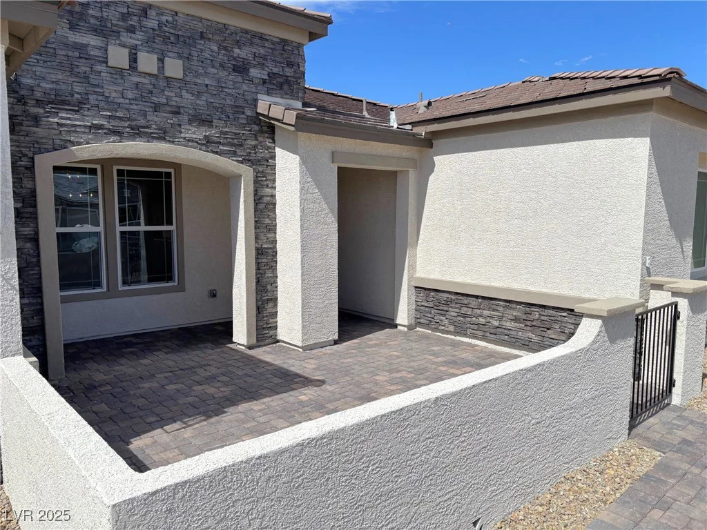 5454 Middleton Falls, Las Vegas, NV 89139
