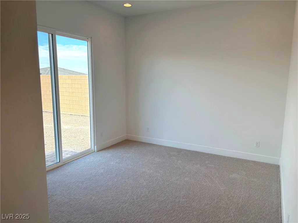 5454 Middleton Falls, Las Vegas, NV 89139