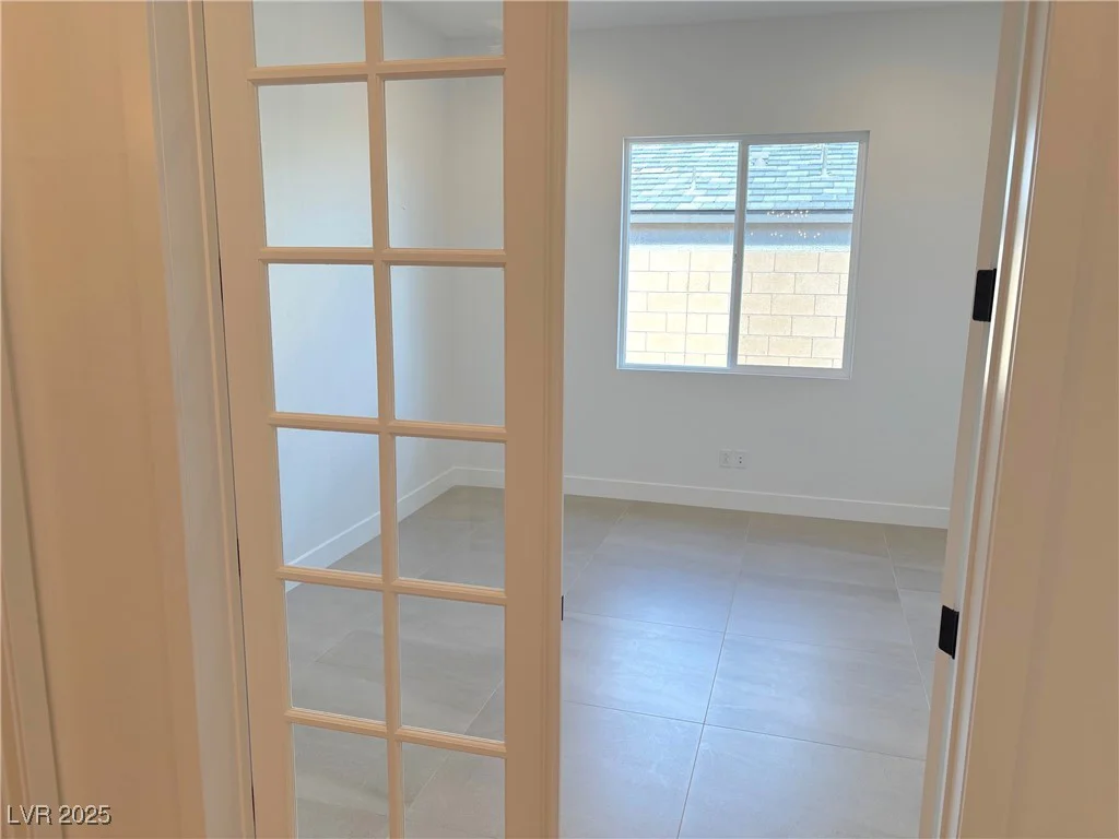 5454 Middleton Falls, Las Vegas, NV 89139