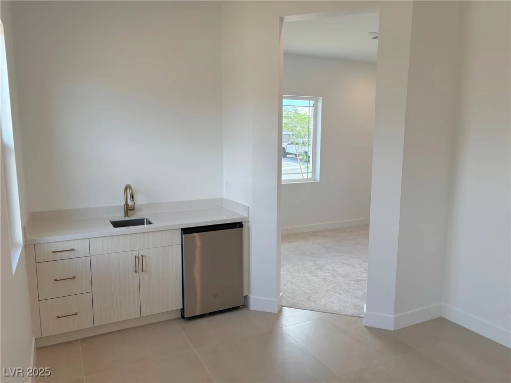 5454 Middleton Falls, Las Vegas, NV 89139