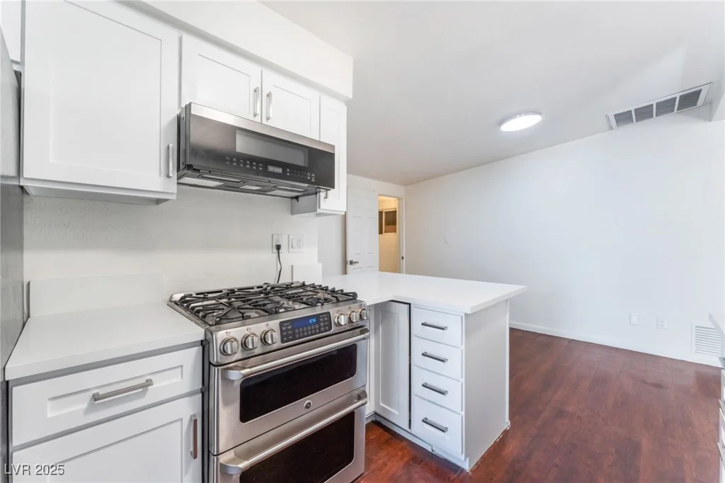 348 Upland, Las Vegas, NV 89107