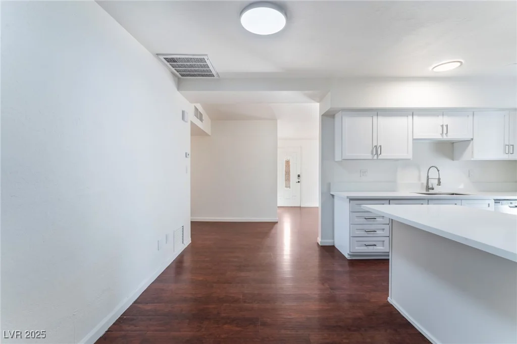 348 Upland, Las Vegas, NV 89107