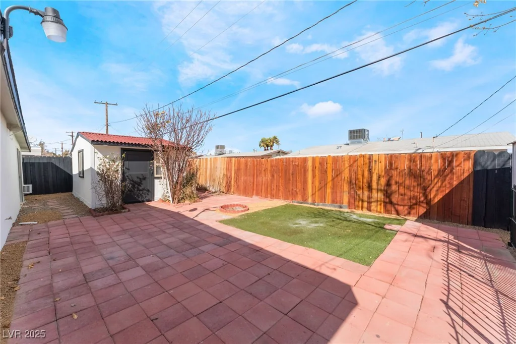 348 Upland, Las Vegas, NV 89107