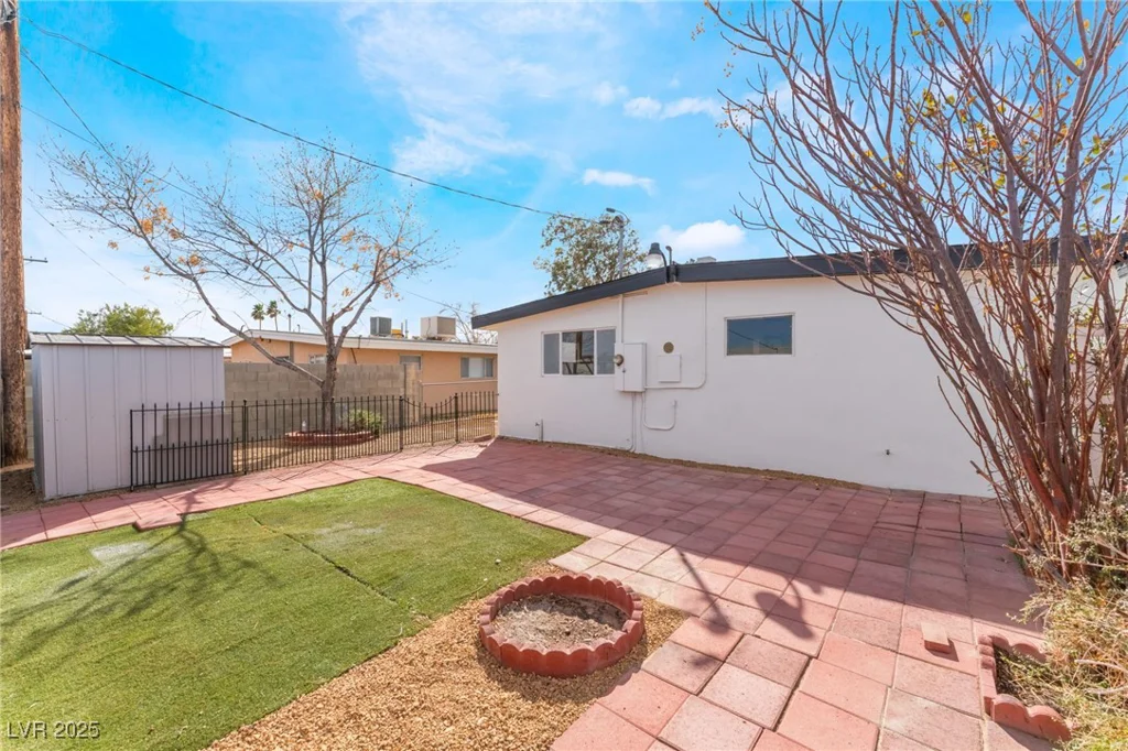 348 Upland, Las Vegas, NV 89107