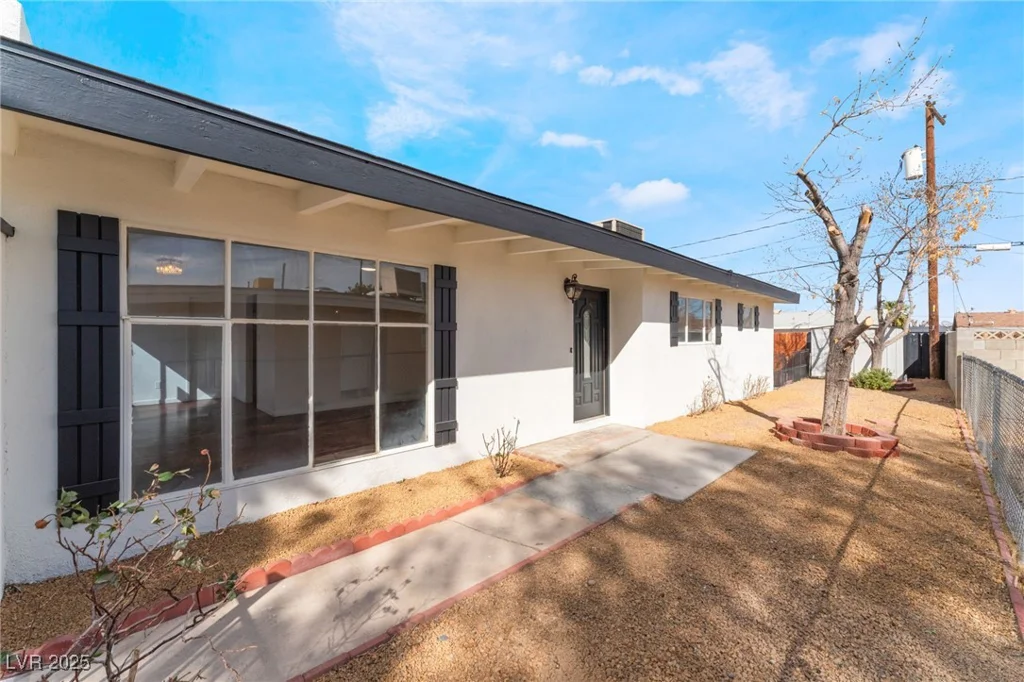 348 Upland, Las Vegas, NV 89107