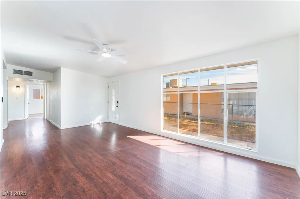 348 Upland, Las Vegas, NV 89107