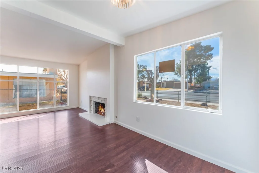 348 Upland, Las Vegas, NV 89107