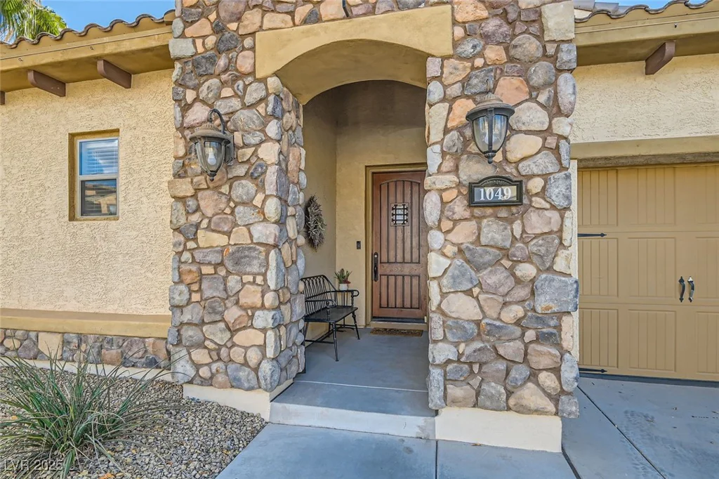 1049 Via Saint Lucia, Henderson, NV 89011