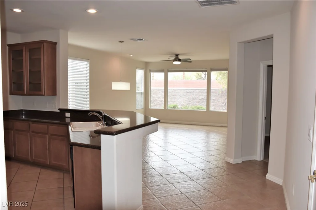 10239 PREMIA, Las Vegas, NV 89135